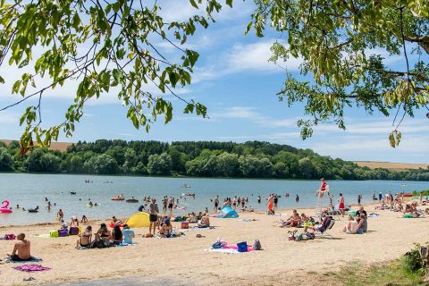 Baignade au lac de Bairon